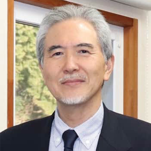 Masanori Kurasawa เกิดในญี่ปุ่น เป็นอดีตอธิการบดีของ Tokyo Christian University (TCU) และปัจจุบันเป็นศาสตราจารย์พิเศษของ TCU และ Graduate School of Theology เขายังเป็นผู้อำนวยการบริหารศูนย์ศรัทธาและวัฒนธรรม TCU
เขาทำหน้าที่เป็นประธานคณะกรรมการ Japan Lausanne และประธานคณะกรรมการของ Asia Theological Association ในญี่ปุ่น เขายังทำหน้าที่เป็นสมาชิกคณะกรรมการของสมาคมมิสซิสซิปปีแห่งประเทศญี่ปุ่น